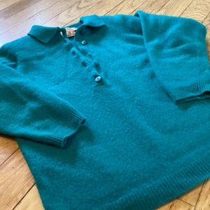 Vintage sweater, 100% lambs wool, vibrant teal colour, shoulder pads, M